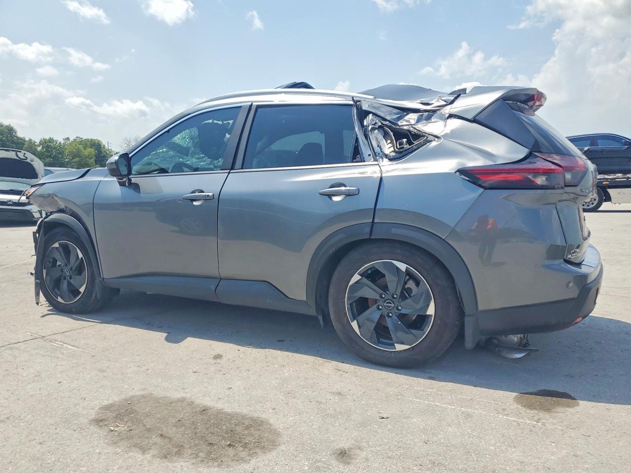 2026 Nissan Rogue Sv - Image 2