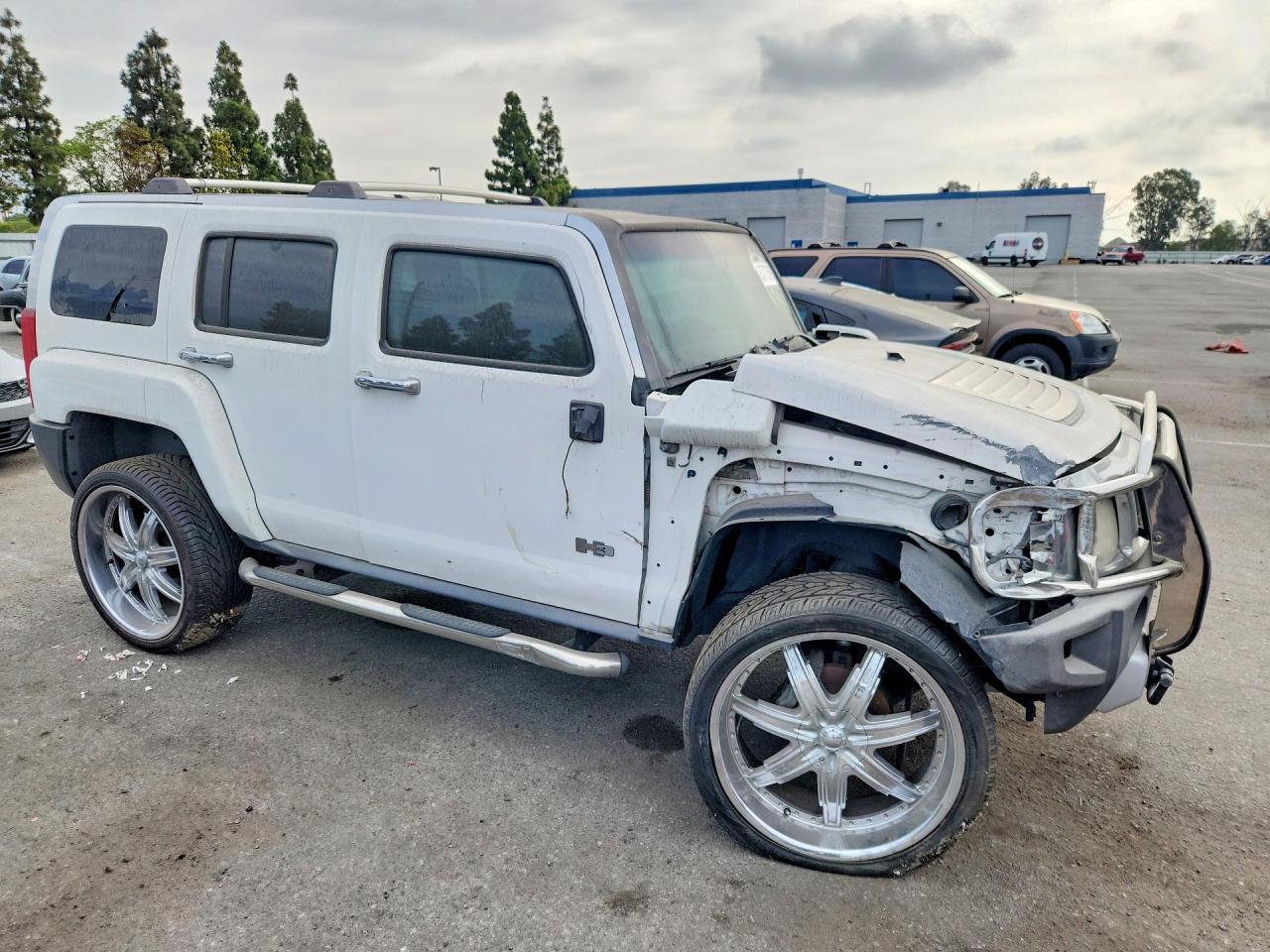 2009 Hummer H3 - Image 4