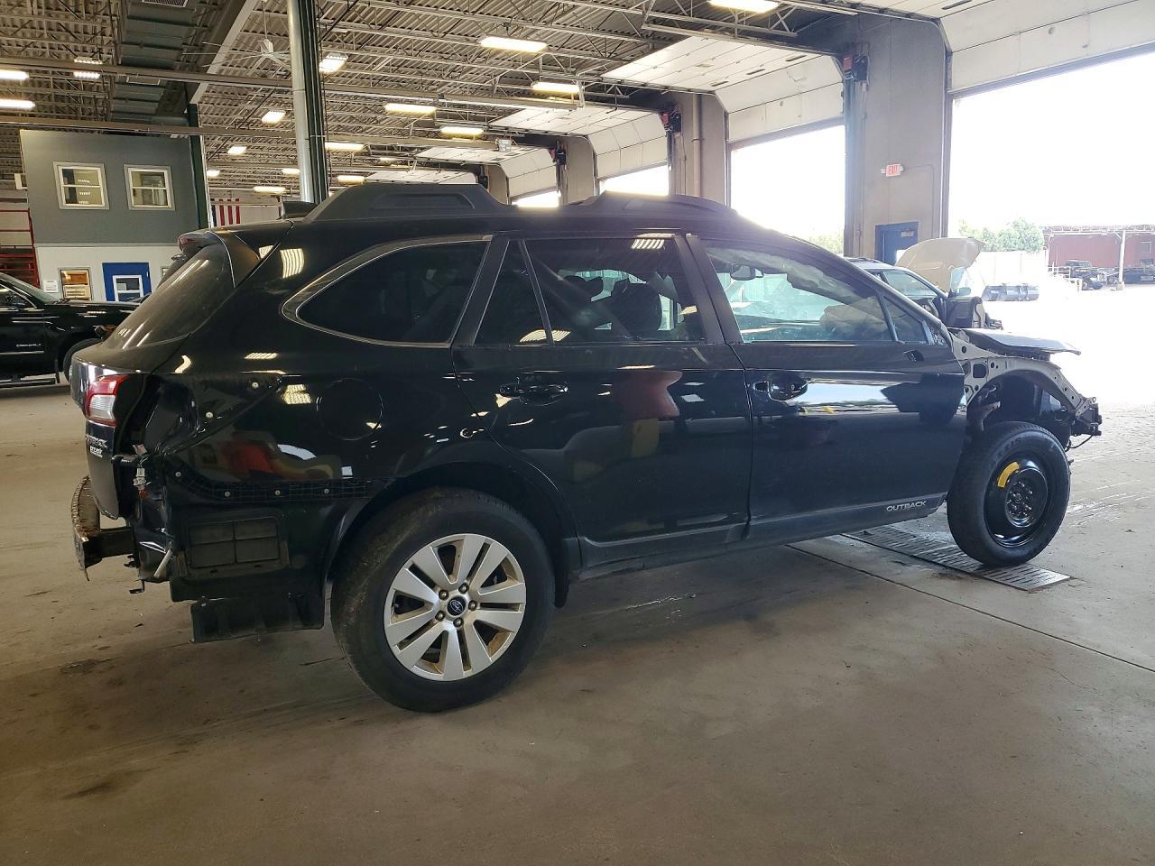 2017 Subaru Outback 2.5I Premium - Image 3