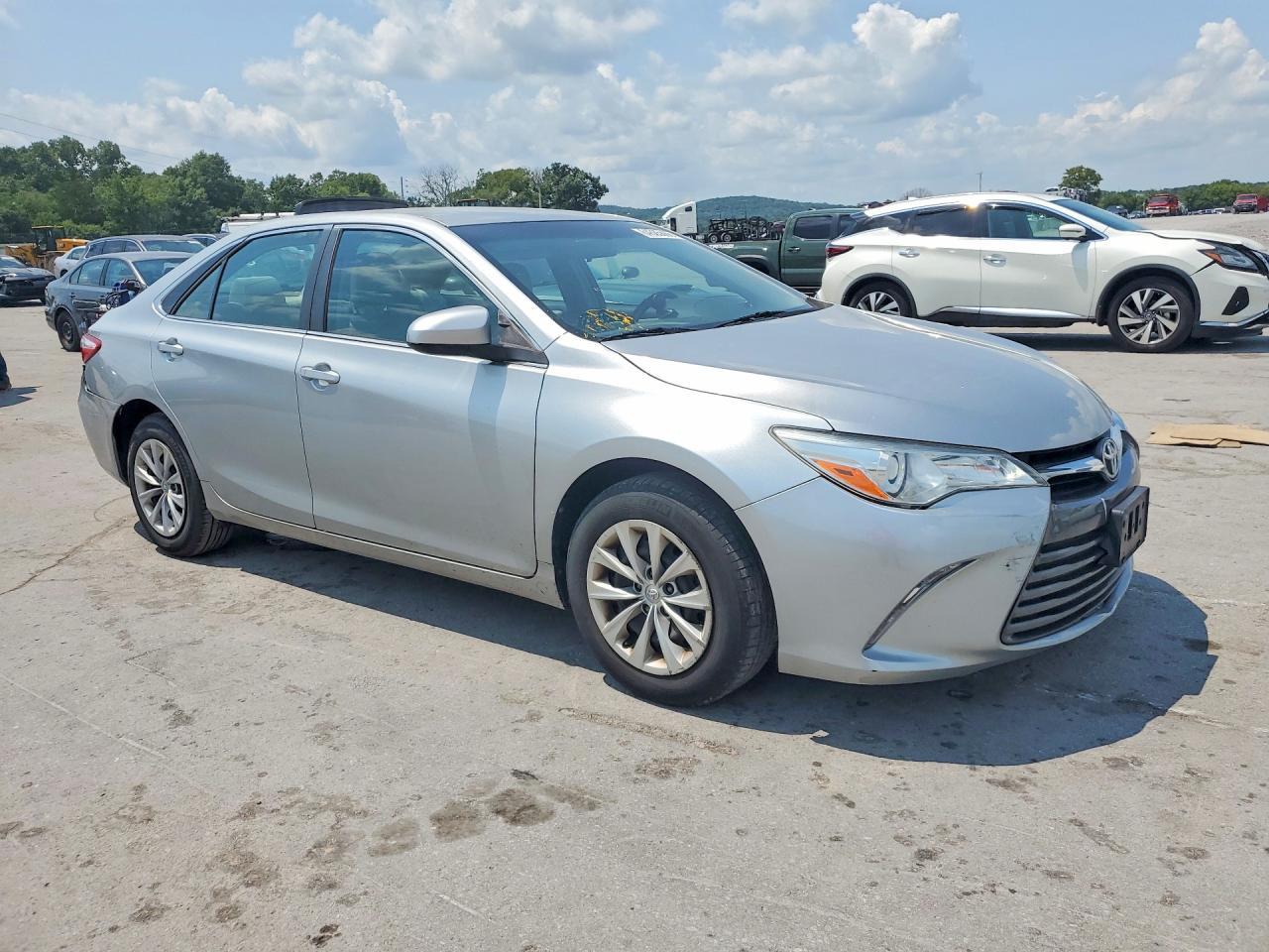2016 Toyota Camry Le - Фото 4