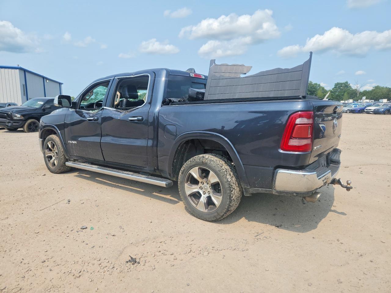 2019 Ram 1500 Laramie - Фото 2