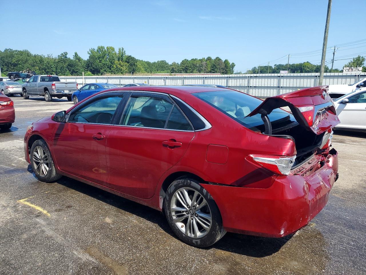 2017 Toyota Camry Se - Фото 2