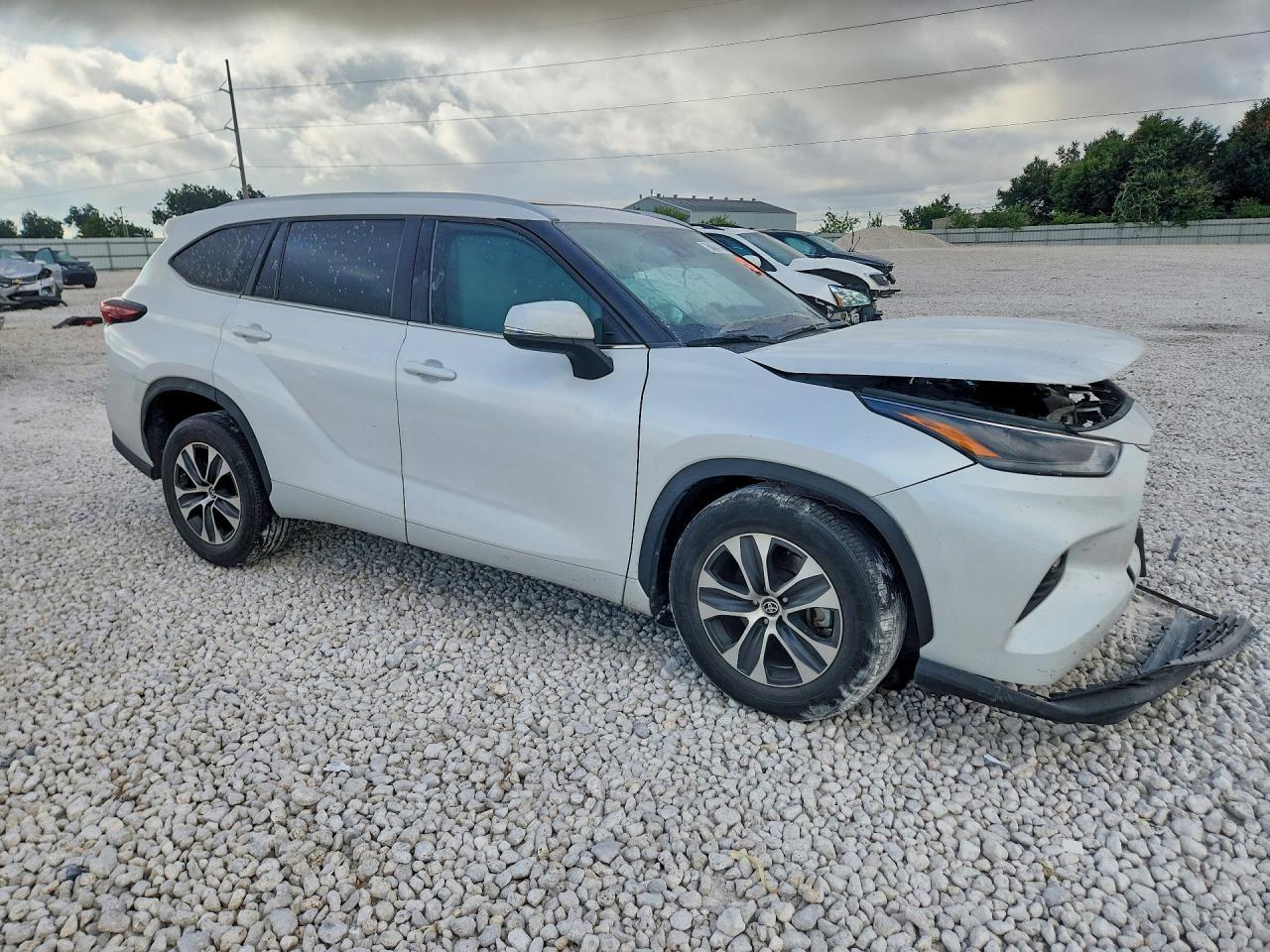 2024 Toyota Highlander Xle - Image 4