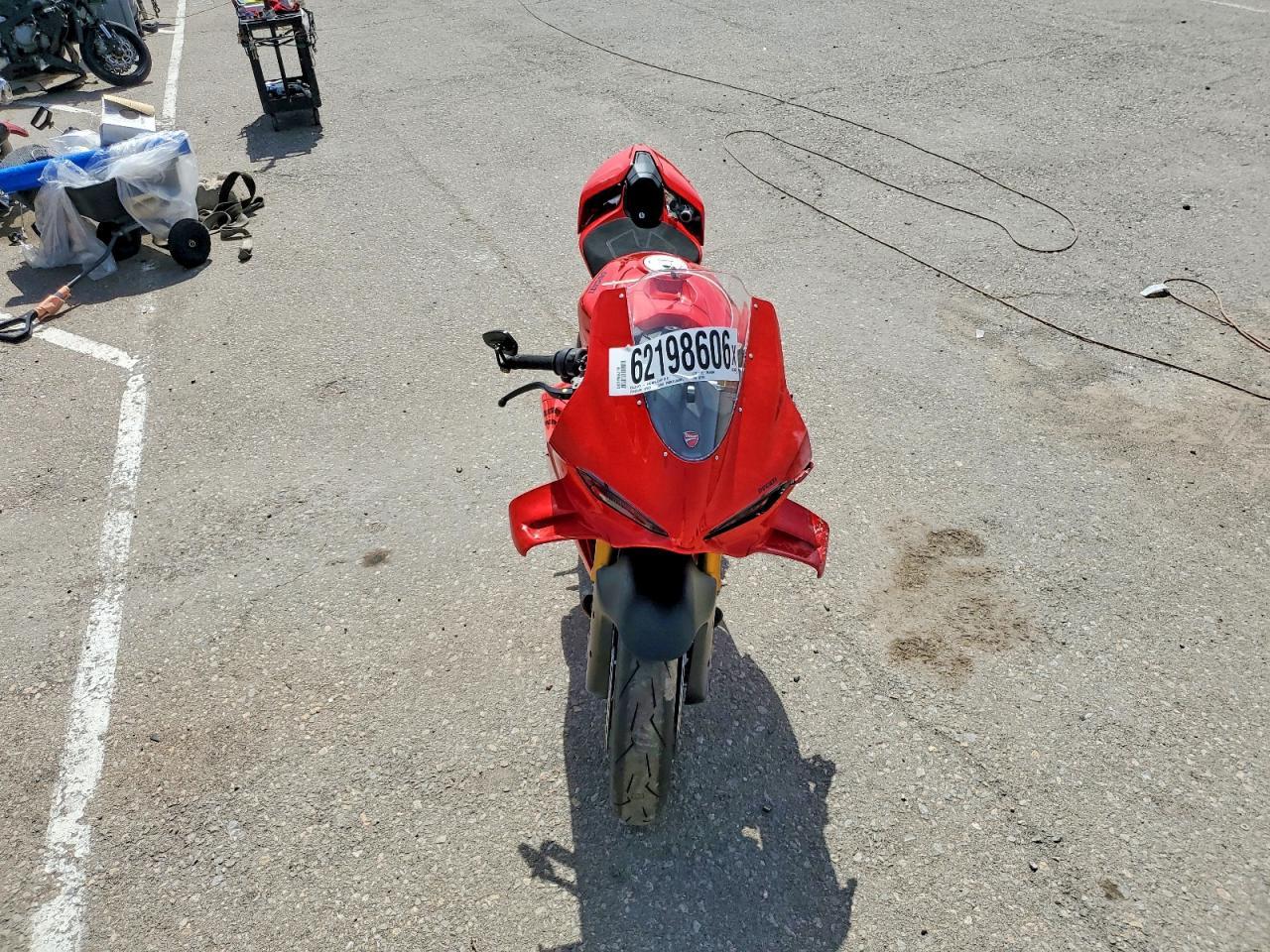 2025 Ducati Panigale V4 - Image 5