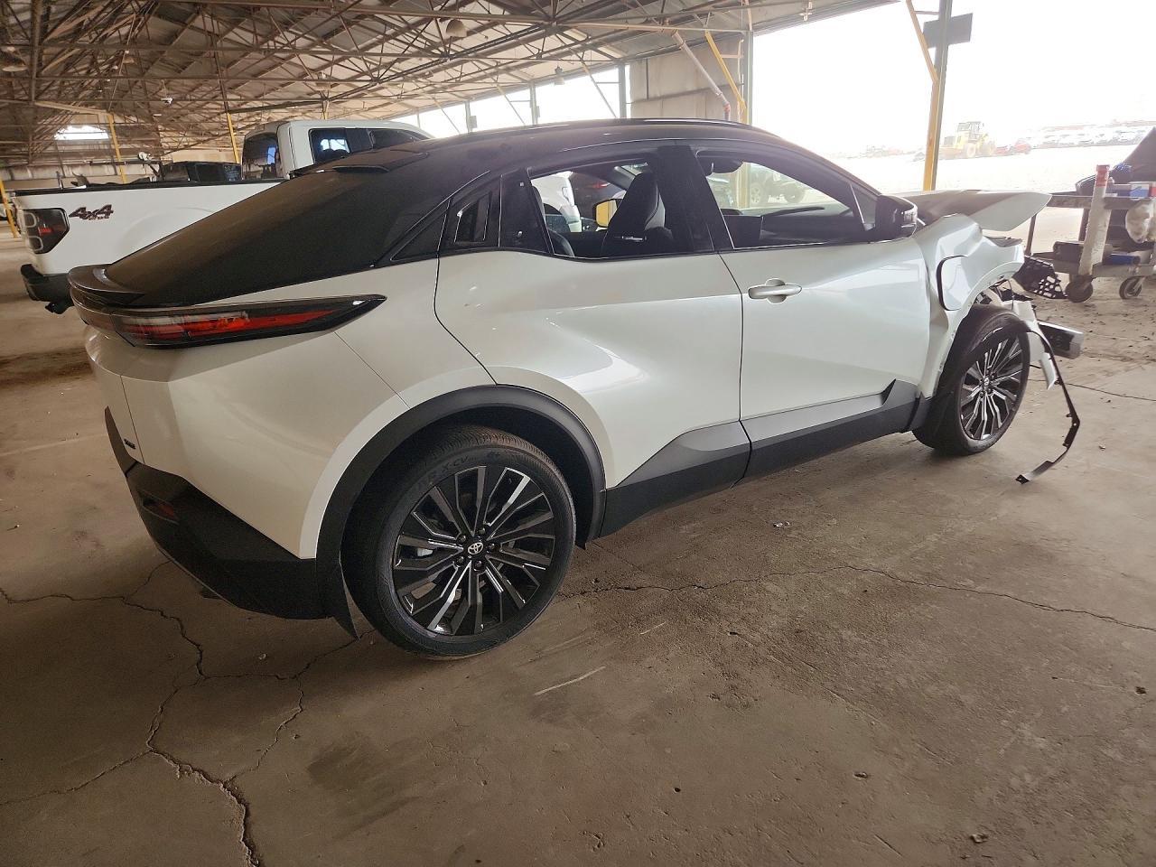 2026 Toyota C-Hr Xse - Фото 3