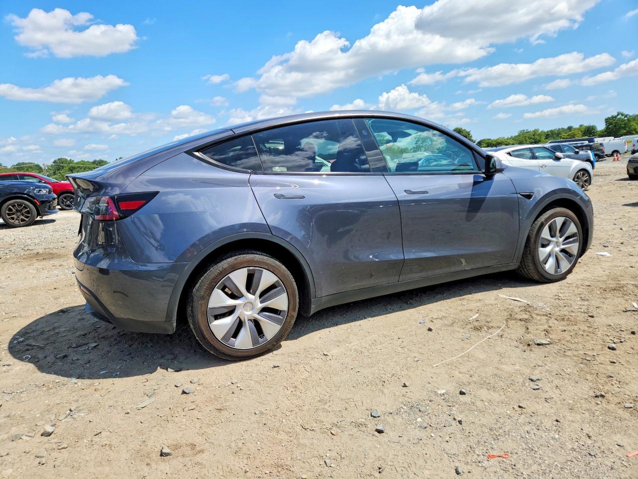 2023 Tesla Model Y - Фото 3