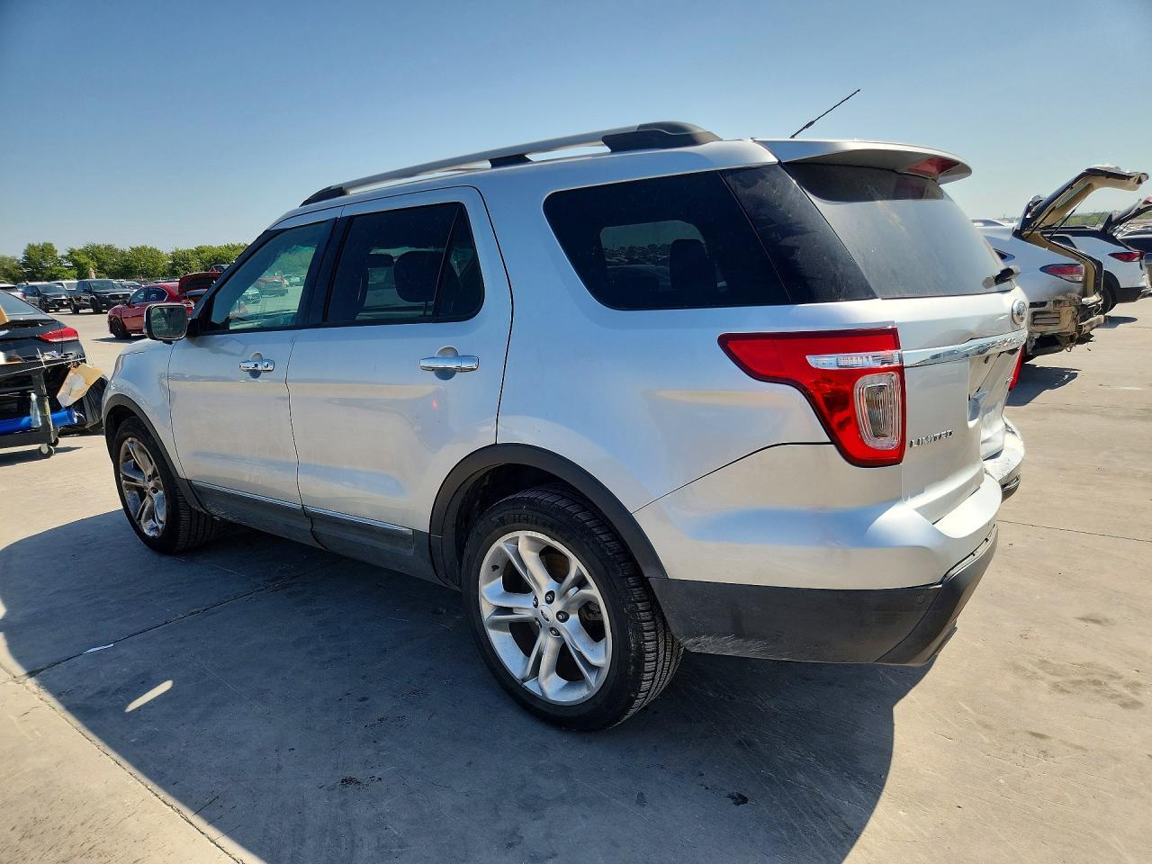 2014 Ford Explorer Limited - Image 2