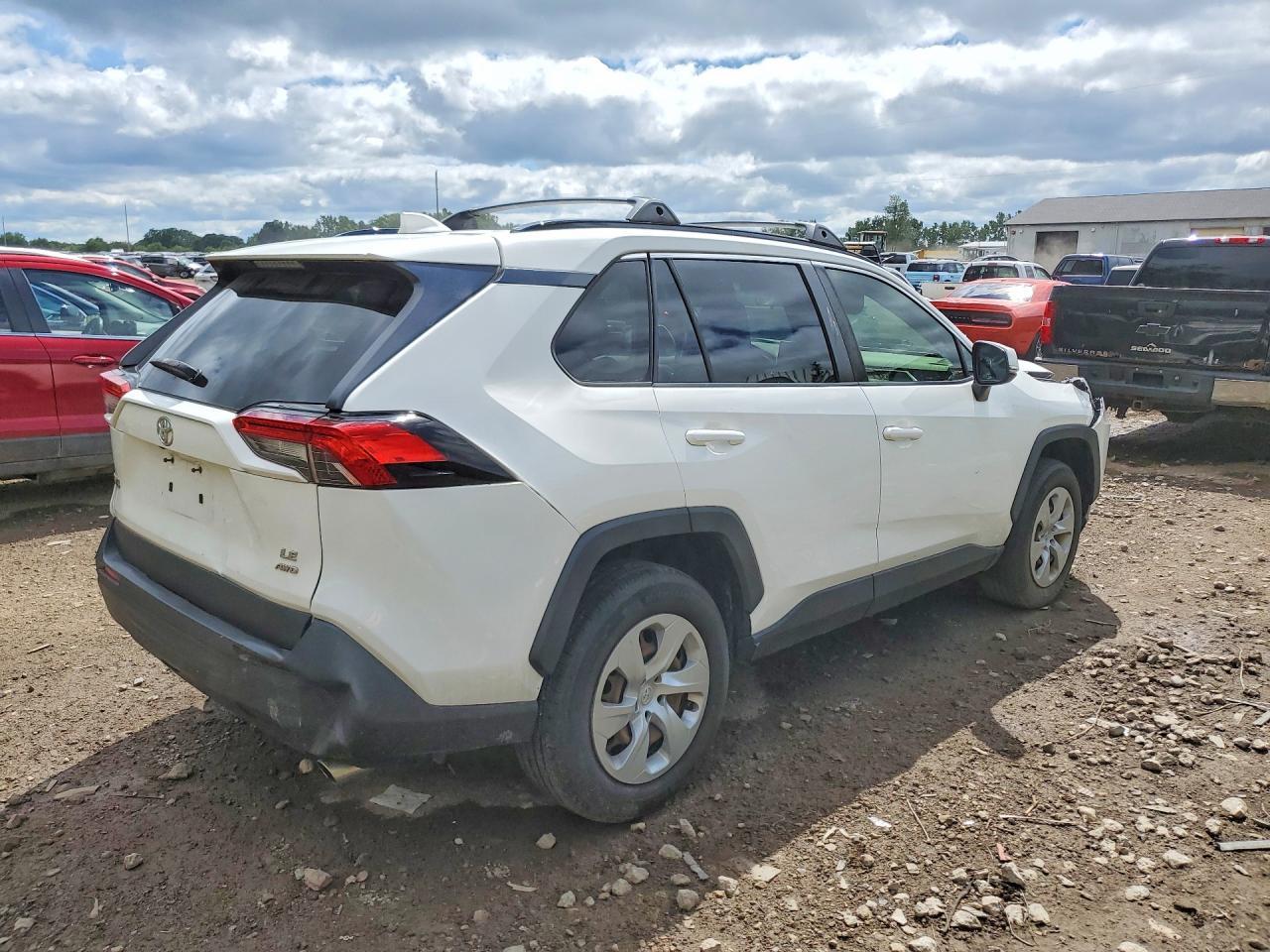 2020 Toyota Rav4 Le - Image 3