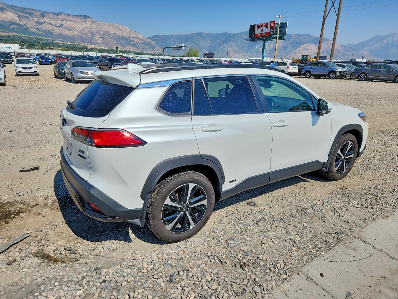 2024 Toyota Corolla Cross Hybrid Xse - Image 3