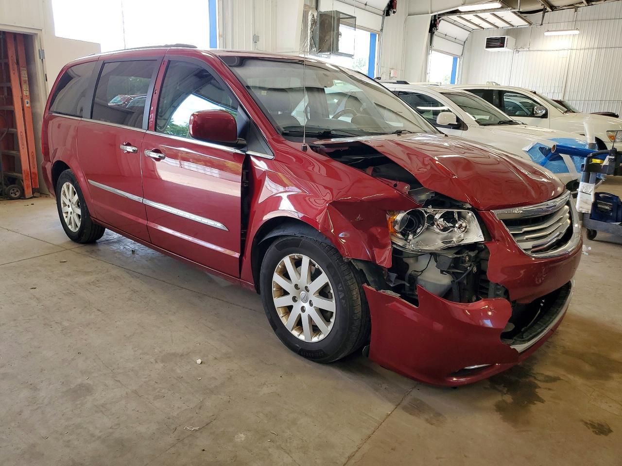 2015 Chrysler Town & Country Touring - Фото 4