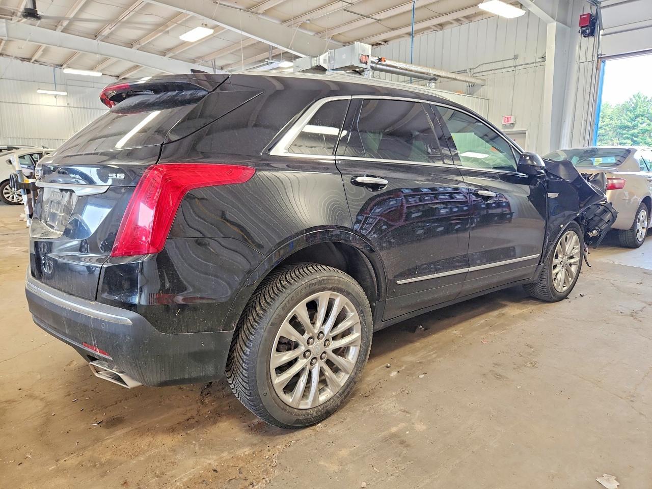 2019 Cadillac Xt5 Luxury - Image 3