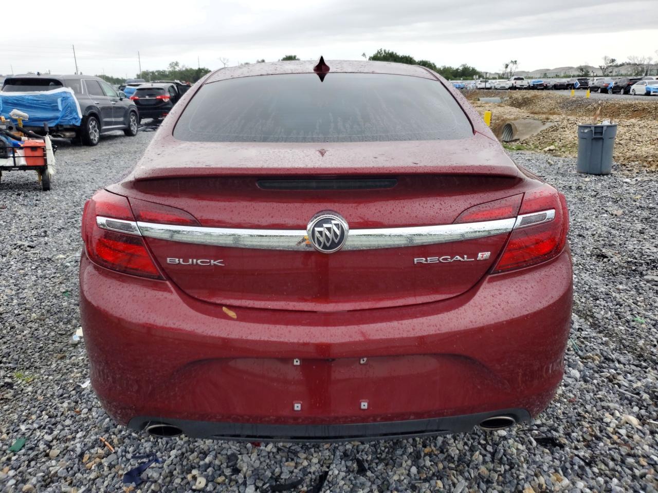 2017 Buick Regal Sport Touring - Image 6
