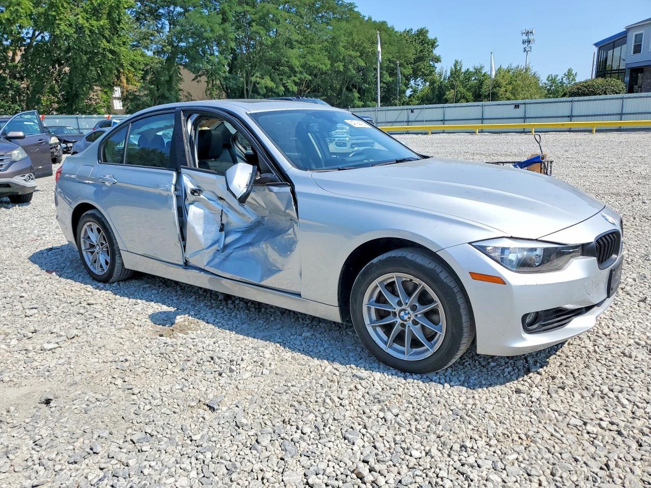 2015 BMW 328 Xi Sulev - Image 4