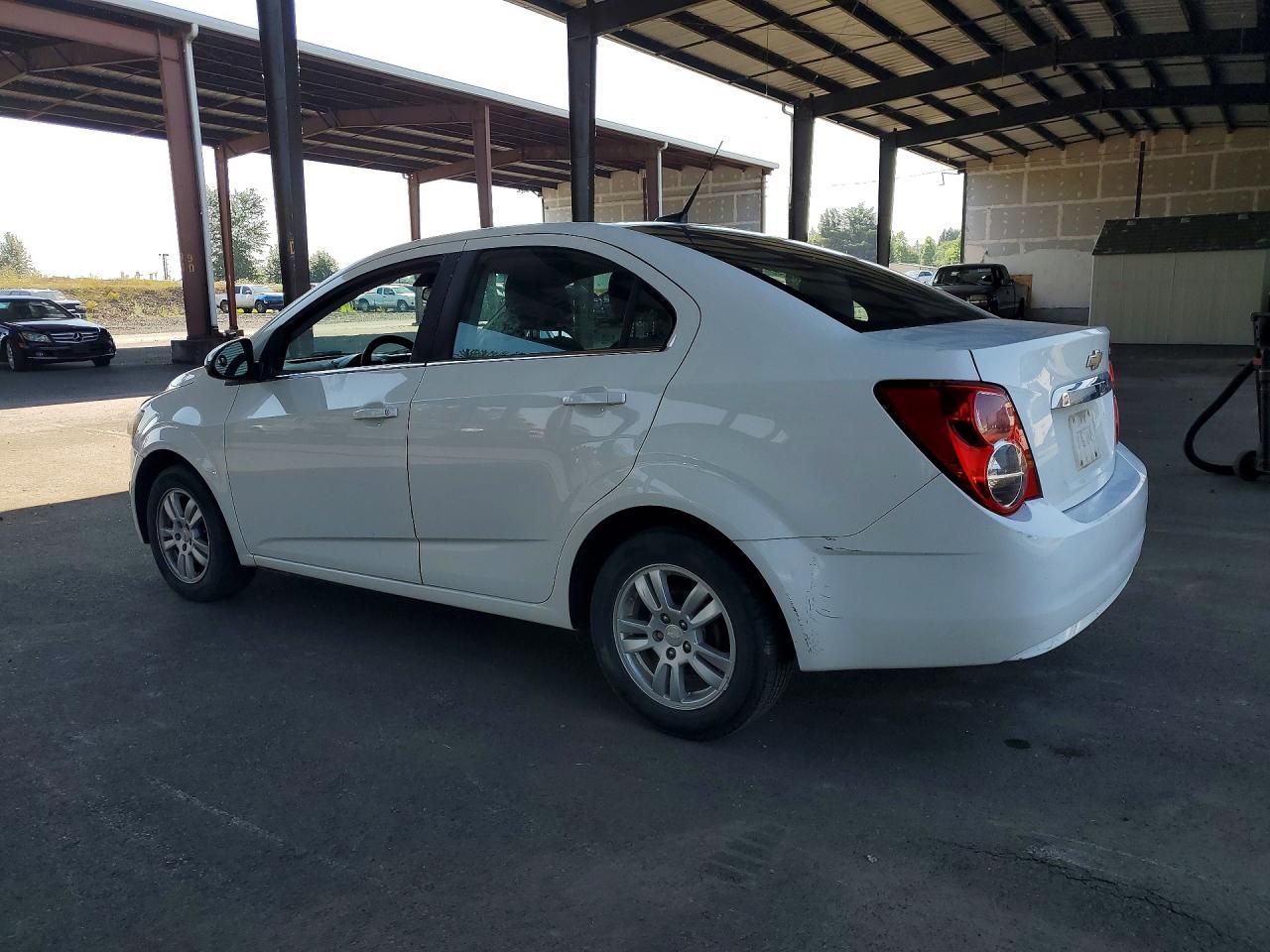 2014 Chevrolet Sonic Lt - Image 2