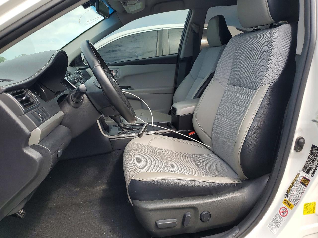 2016 Toyota Camry Hybrid Se - Image 7