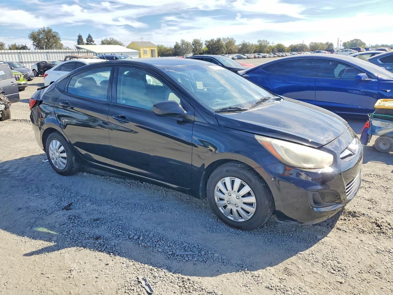 2013 Hyundai Accent Gls - Image 4