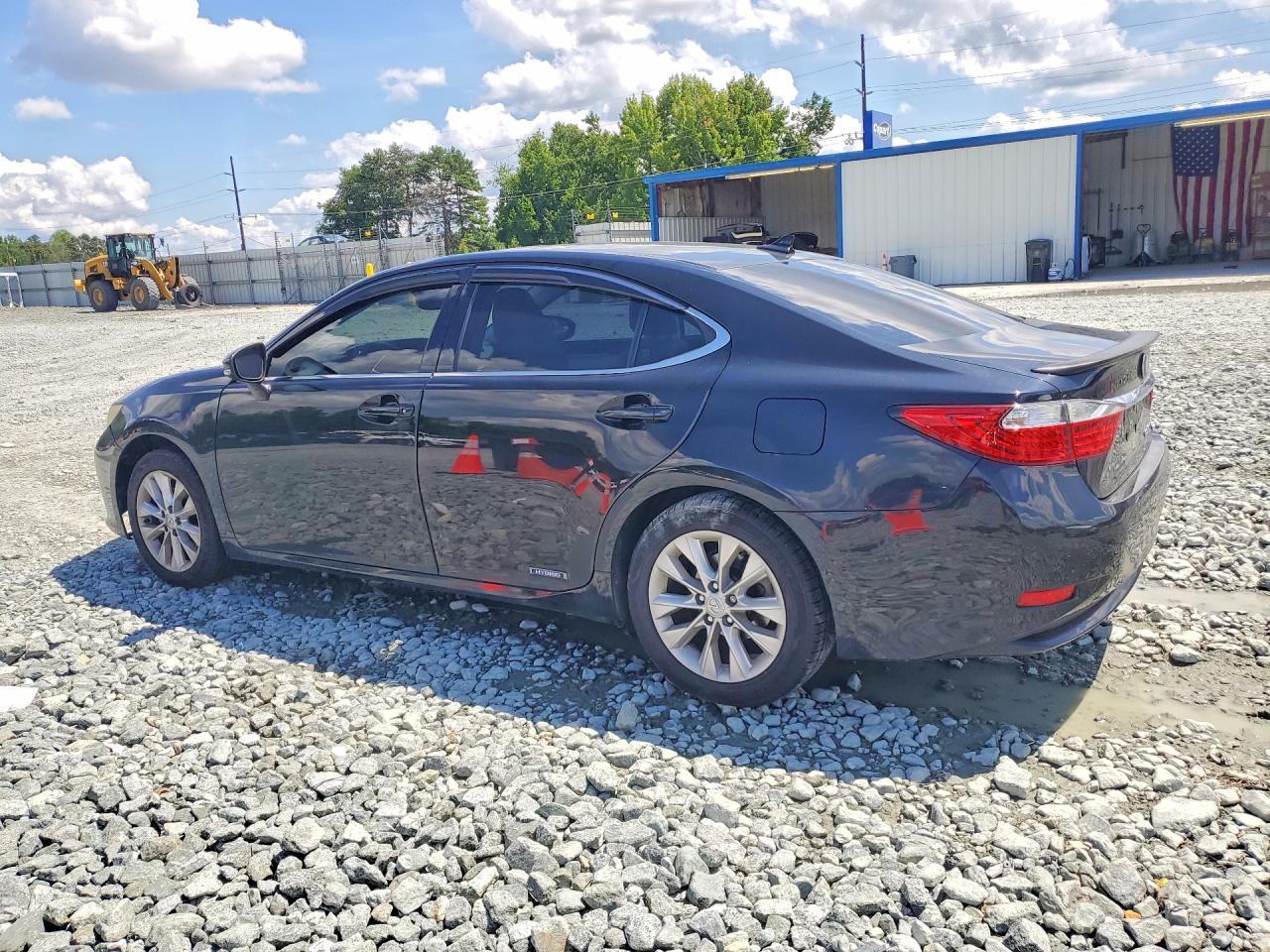 2013 Lexus Es 300H - Фото 2