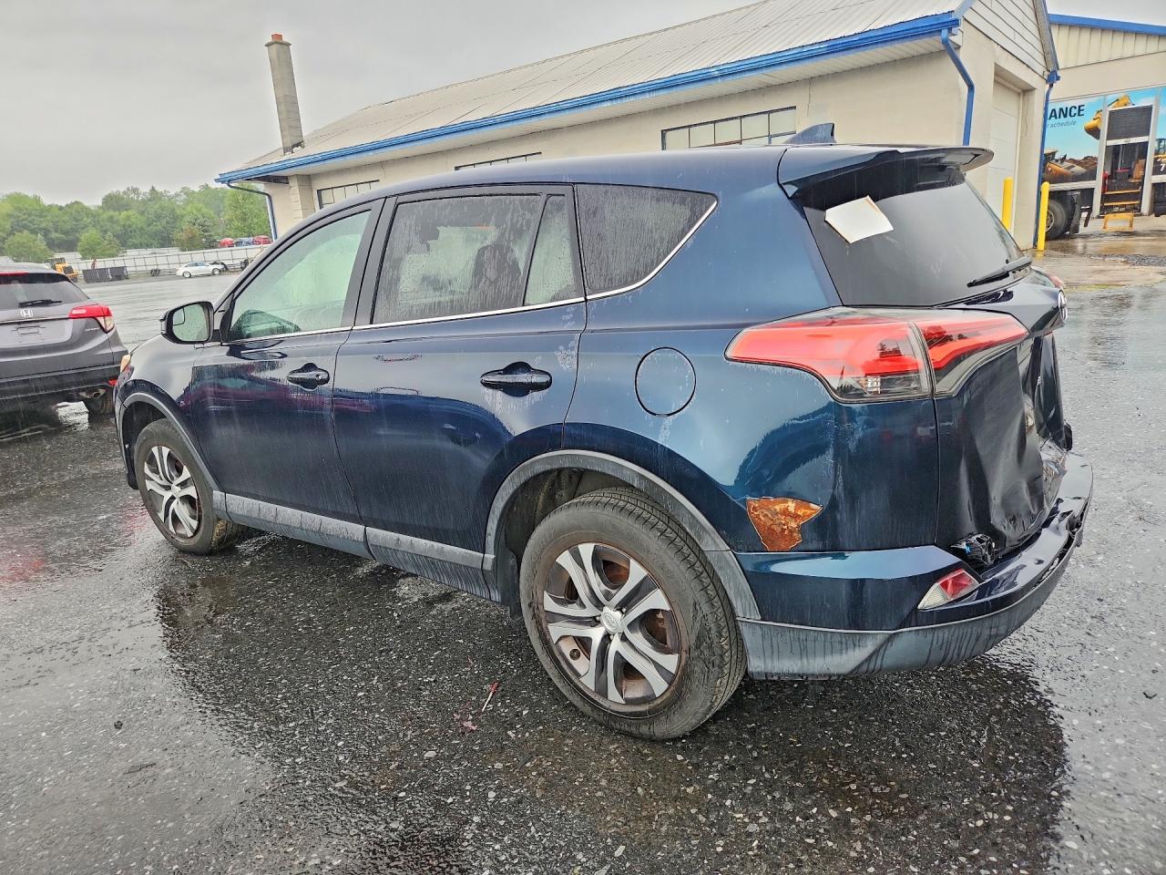 2017 Toyota Rav4 Le - Фото 2