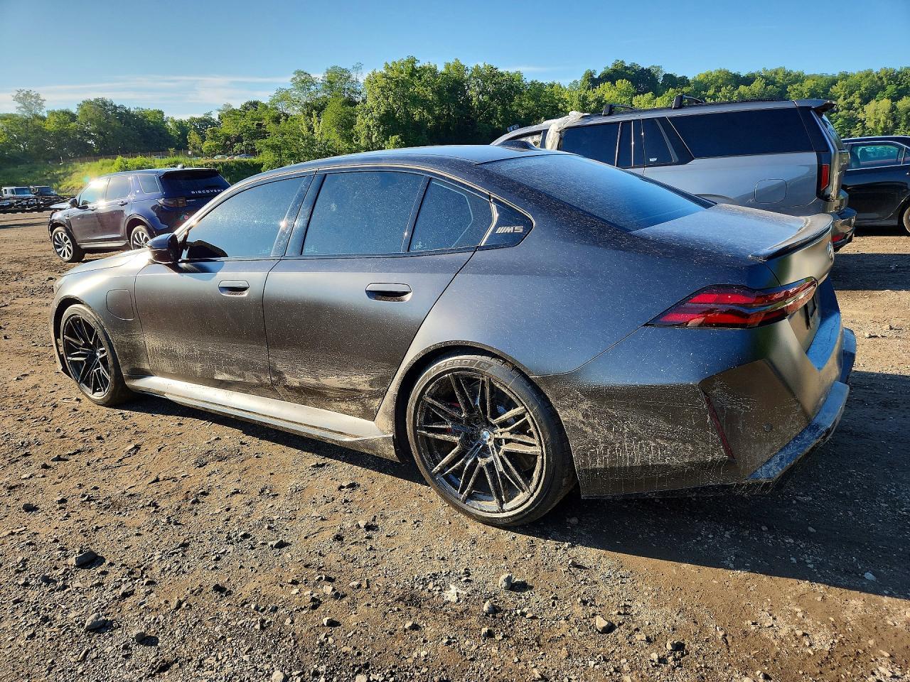 2025 BMW M5 - Фото 2