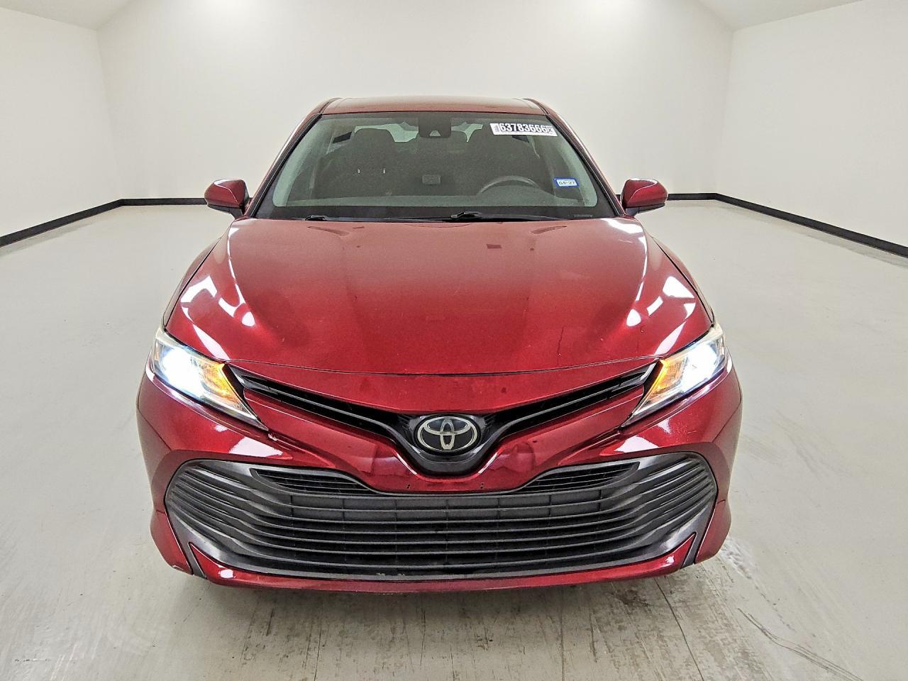 2018 Toyota Camry Le - Фото 5