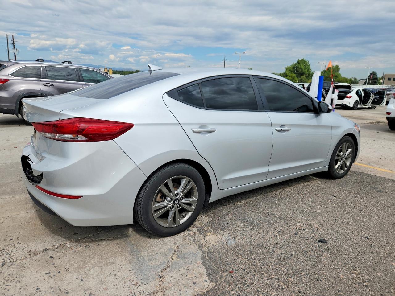2018 Hyundai Elantra Value Edition - Фото 3