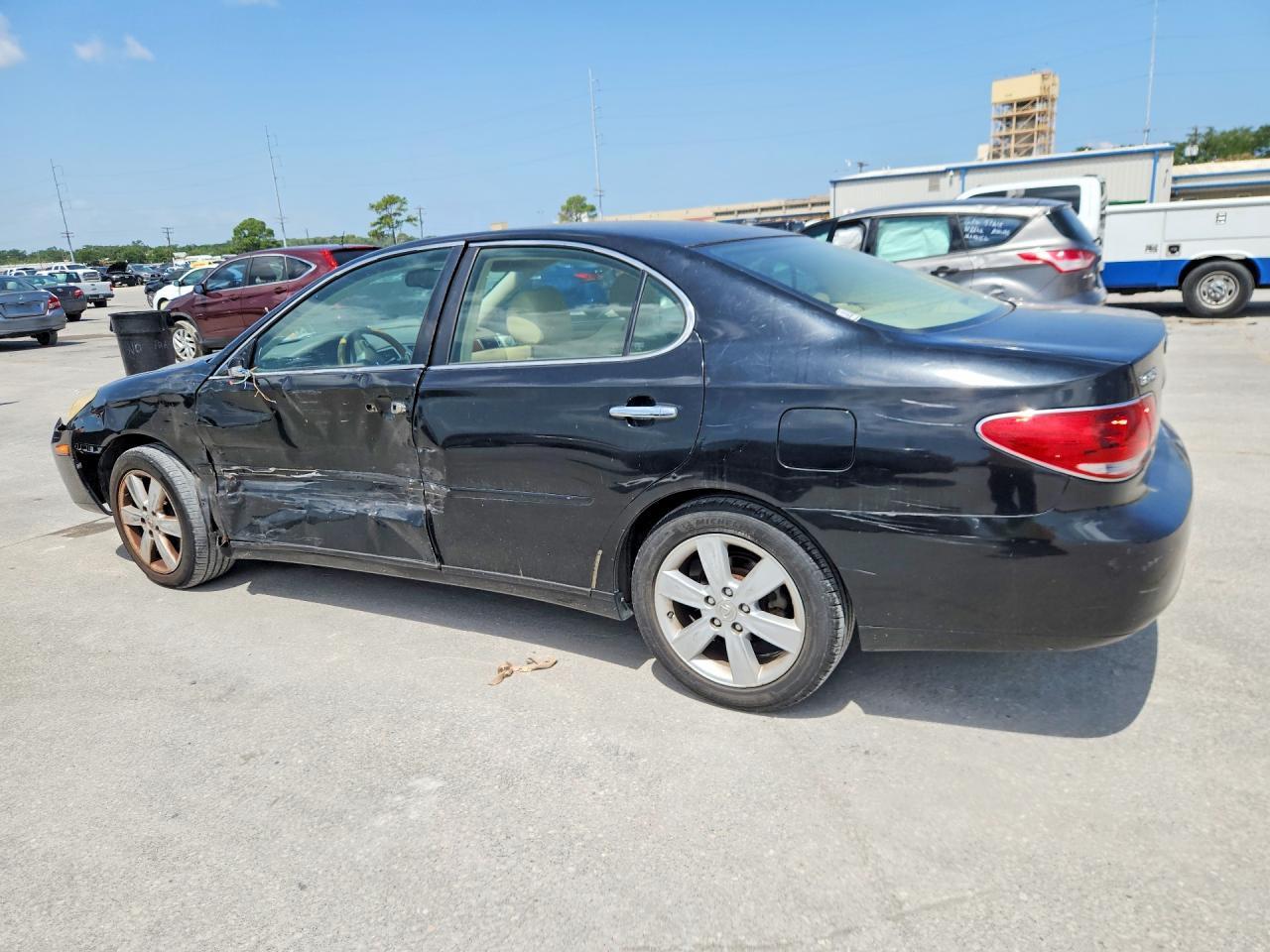 2005 Lexus Es 330 - Image 2