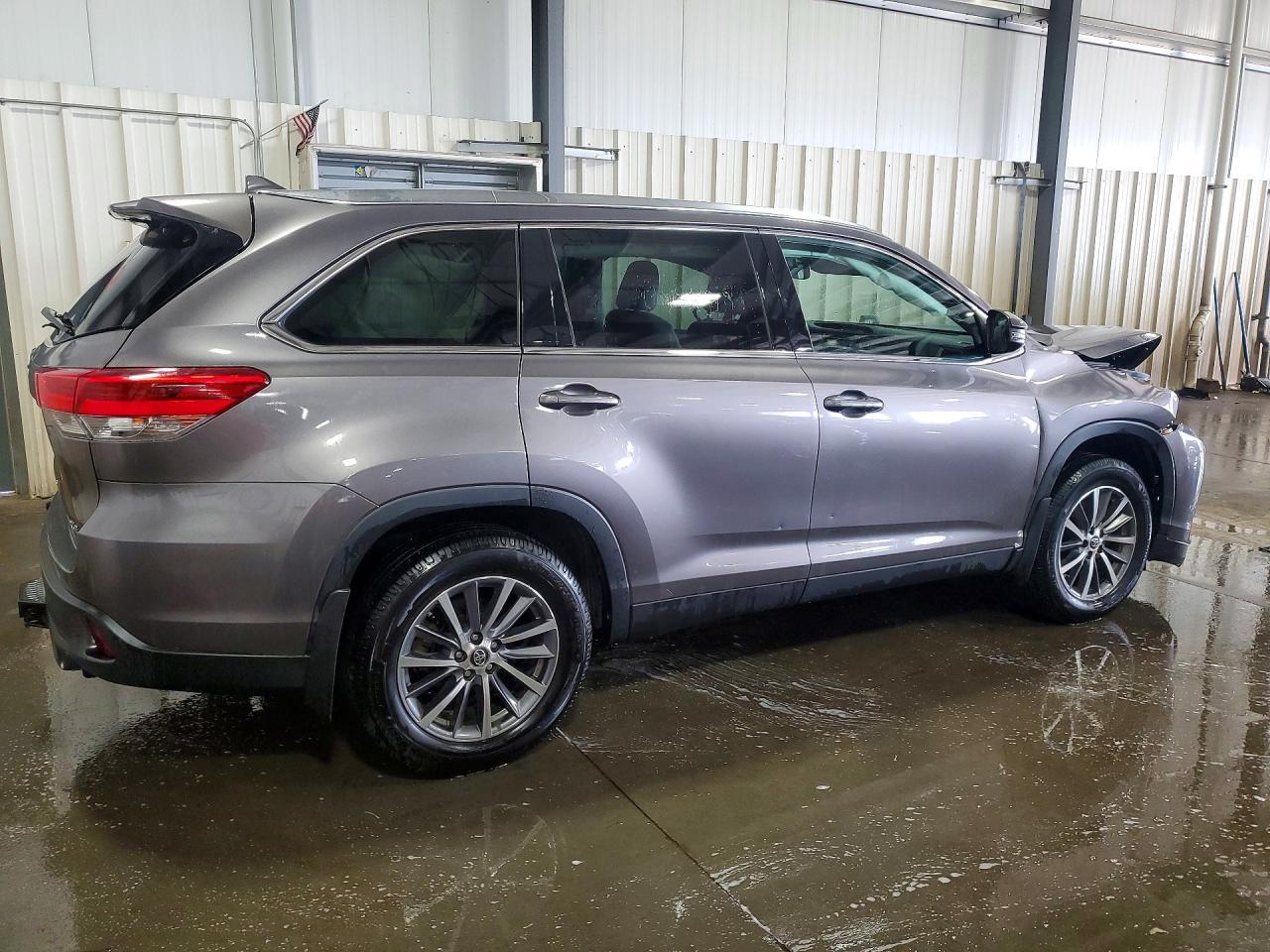 2019 Toyota Highlander Xle - Image 3