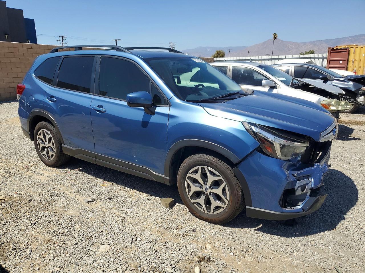 2021 Subaru Forester Premium - Фото 4