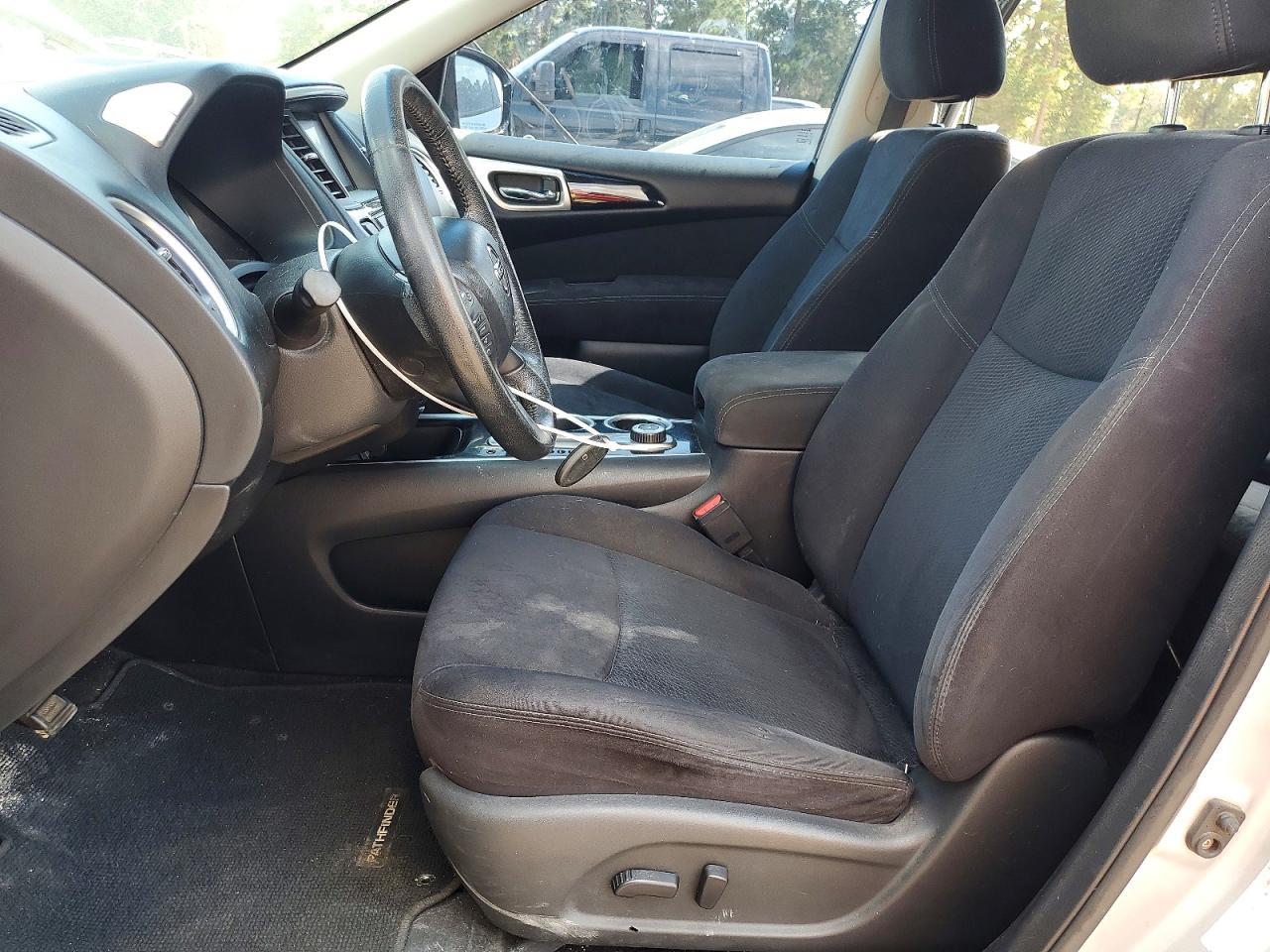 2013 Nissan Pathfinder S - Image 7