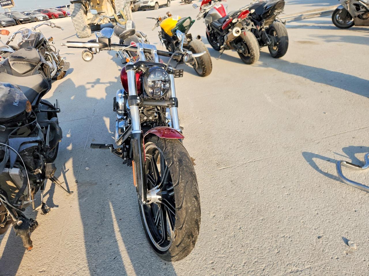 2019 Harley-Davidson Fxbr - Фото 2