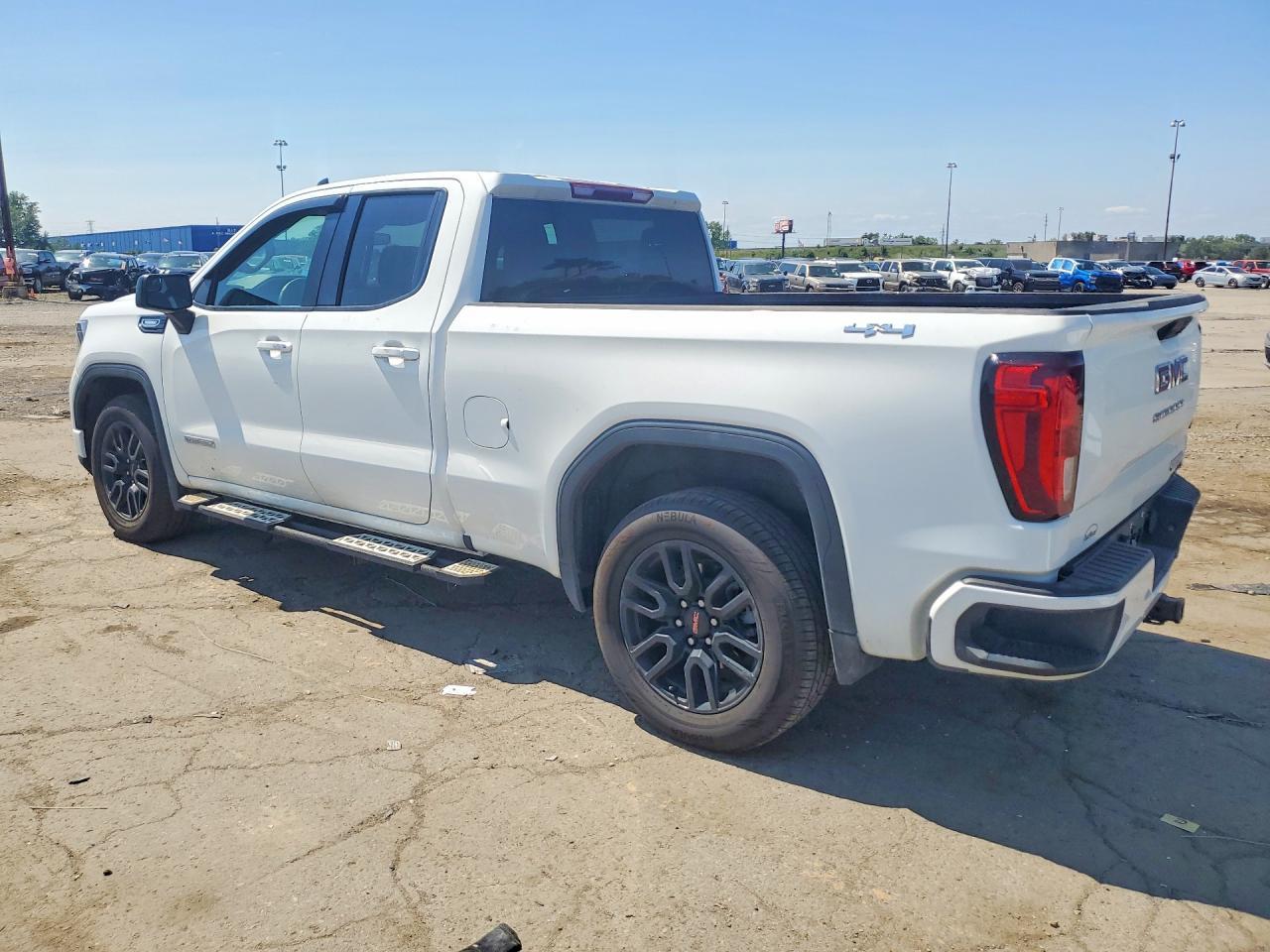 2024 GMC Sierra K1500 Elevation-L - Фото 2