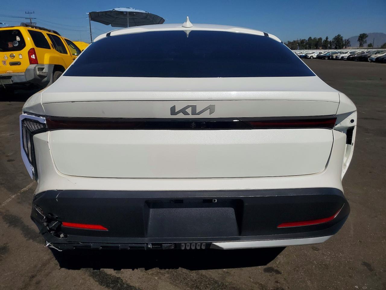 2025 Kia K4 Lx - Image 6
