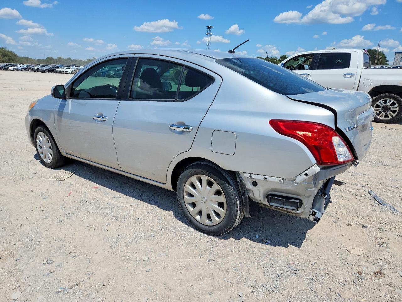 2012 Nissan Versa 1.6 S - Фото 2