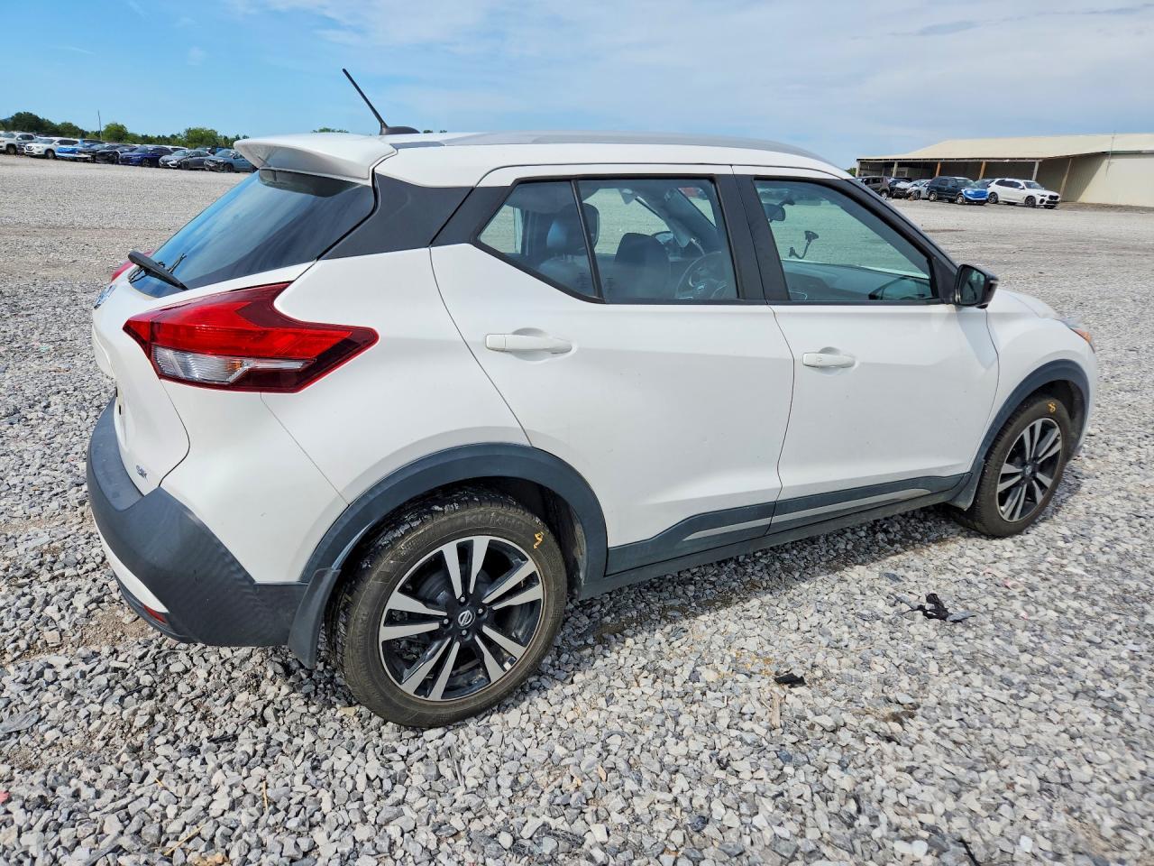 2019 Nissan Kicks Sr - Image 3