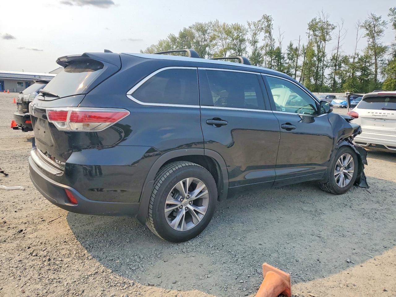 2015 Toyota Highlander Xle - Фото 3