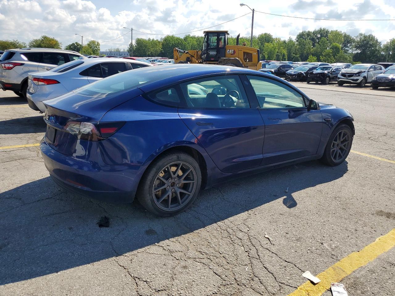 2022 Tesla Model 3 - Фото 3