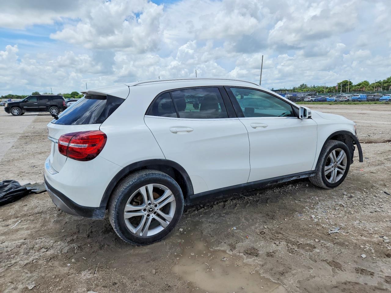 2020 Mercedes-Benz Gla 250 - Image 3