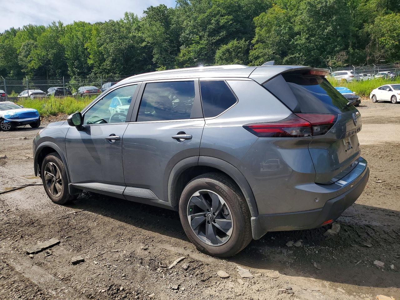 2026 Nissan Rogue Sv - Image 2
