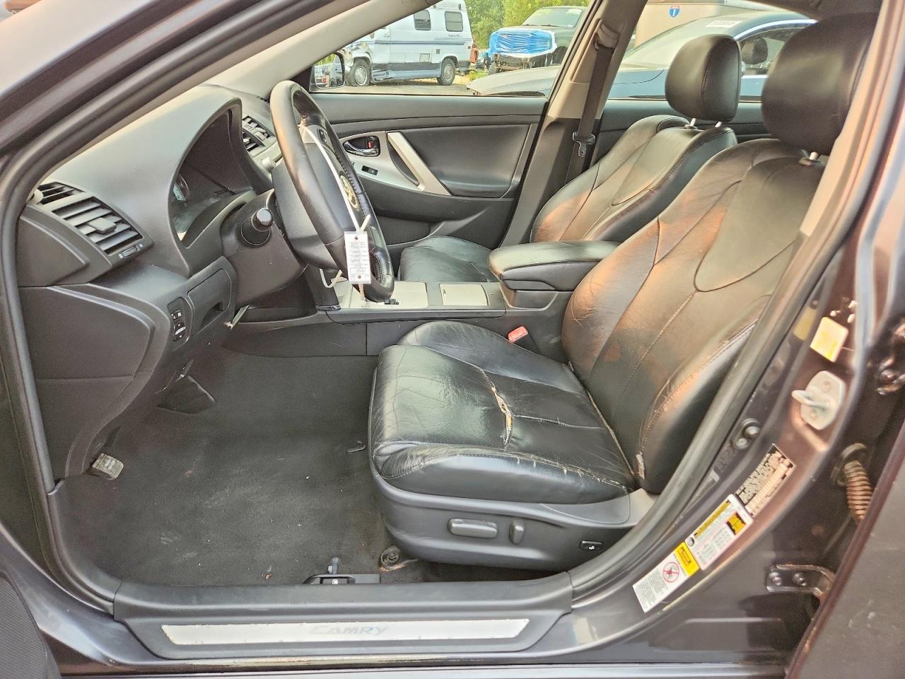 2011 Toyota Camry Se - Фото 7