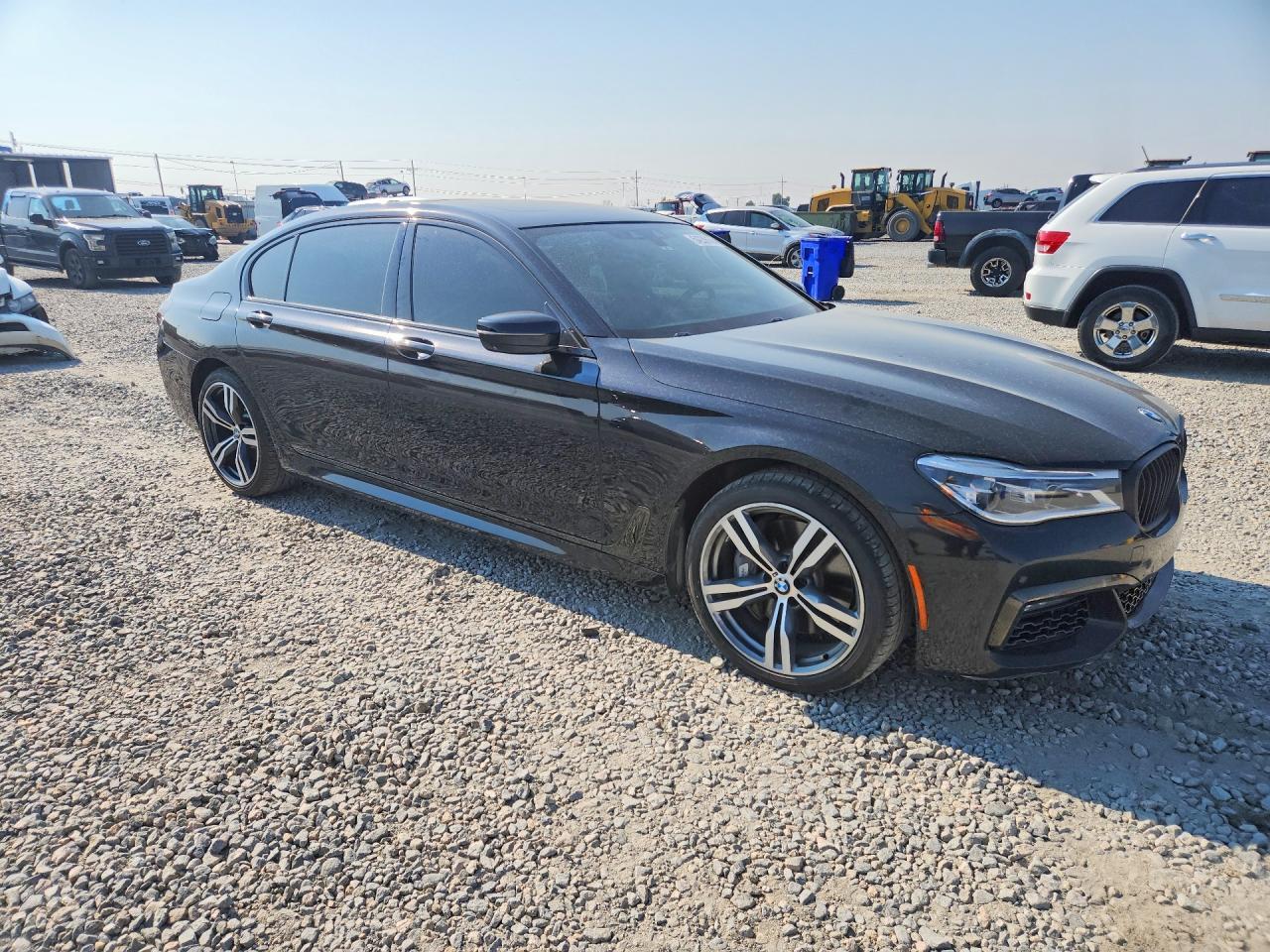 2016 BMW 750 Xi - Image 4