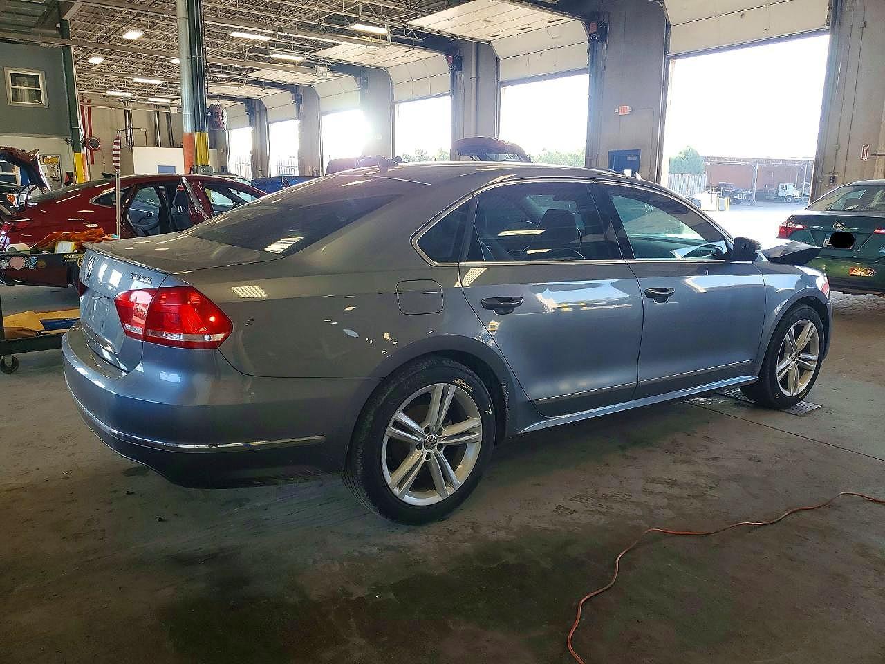 2015 Volkswagen Passat Sel - Фото 3