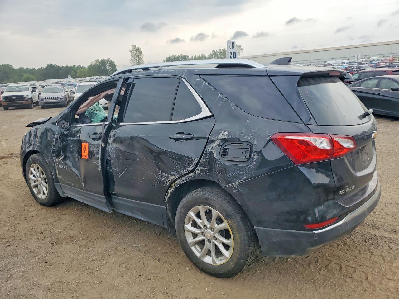 2018 Chevrolet Equinox Lt - Image 2