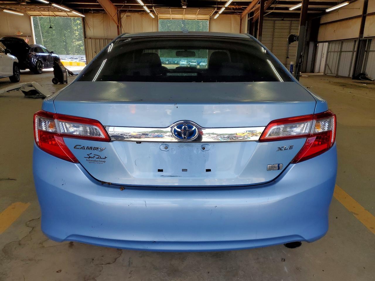 2012 Toyota Camry Hybrid Xle - Image 6