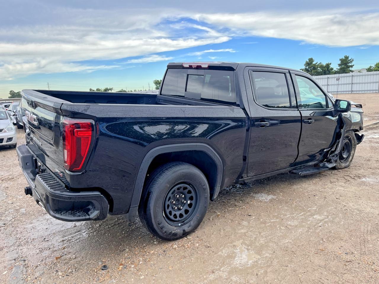 2026 GMC Sierra 1500 At4 Crew - Image 3