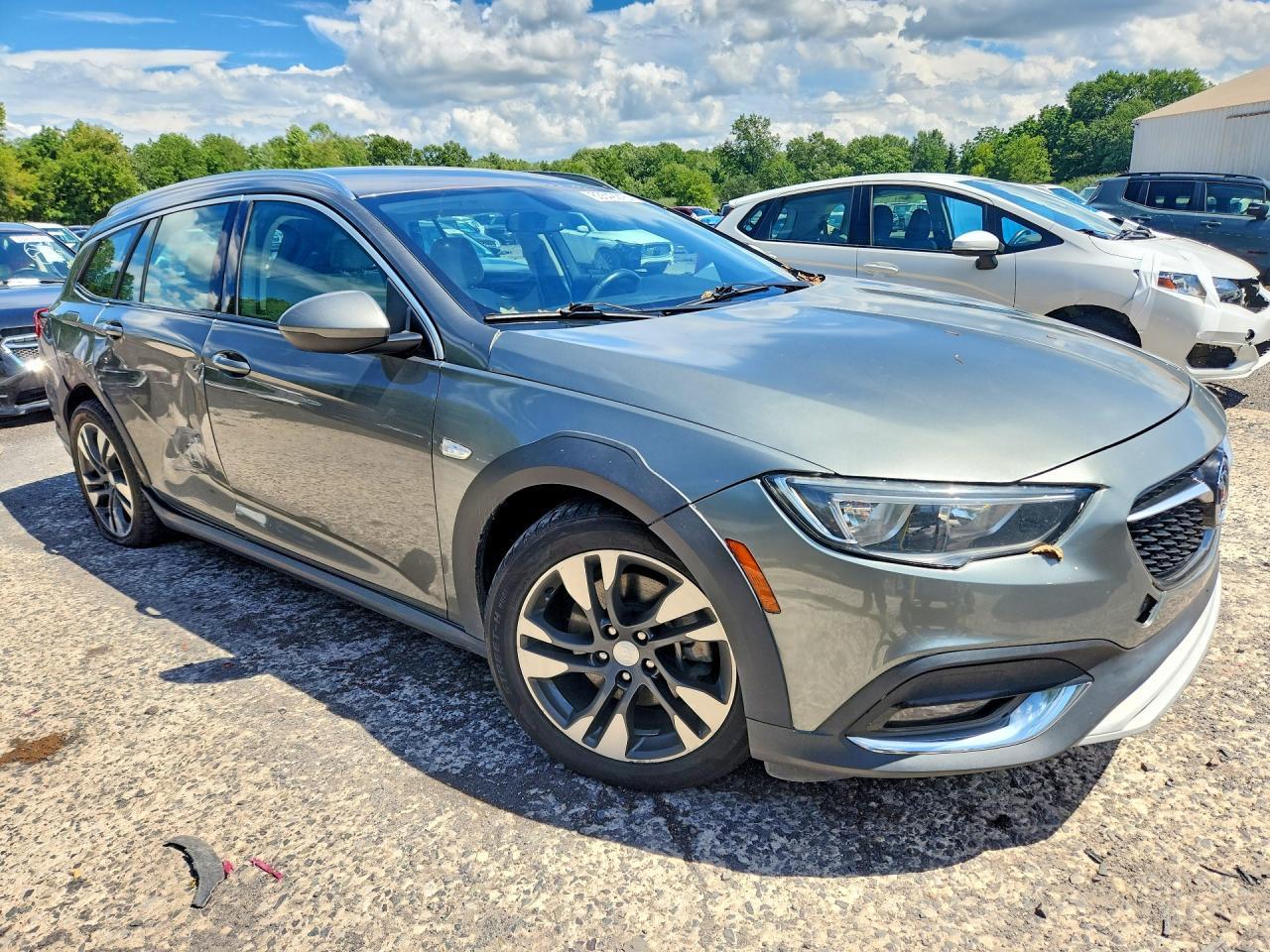 2019 Buick Regal Tourx Preferred - Image 4