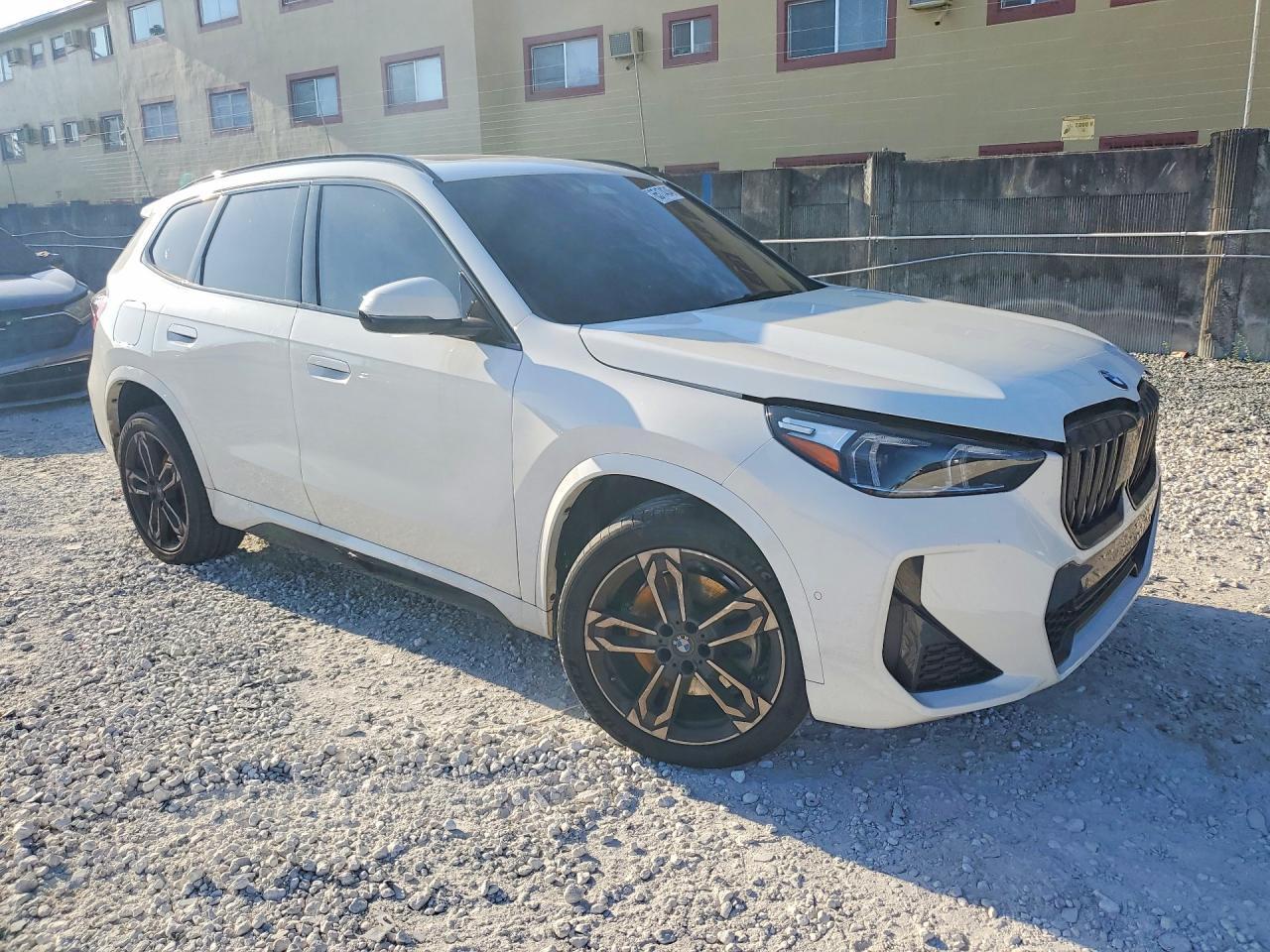 2024 BMW X1 xDrive28I - Фото 4