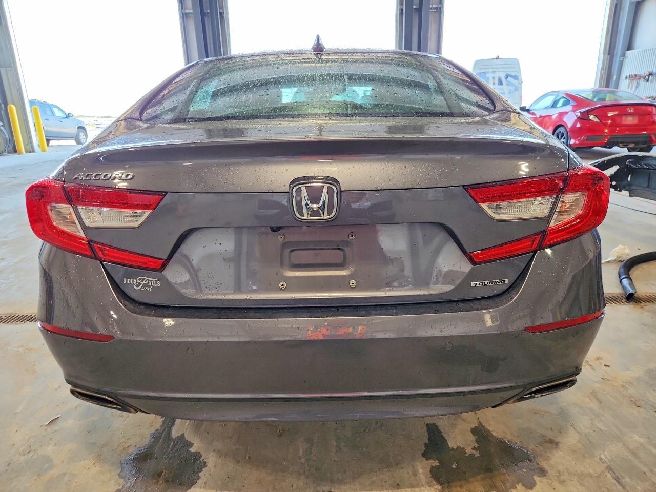 2018 Honda Accord Touring - Image 6