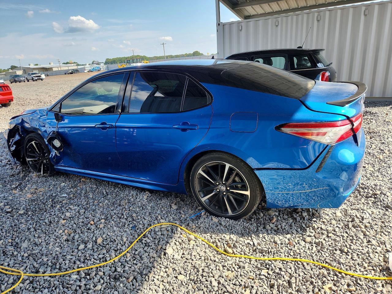 2018 Toyota Camry Xse - Image 2