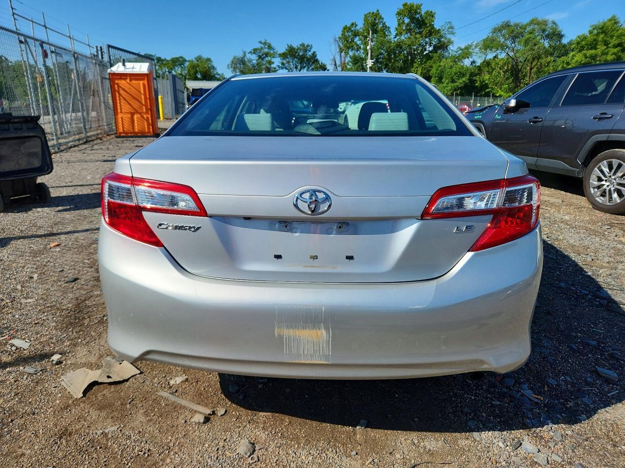 2014 Toyota Camry Le - Image 6