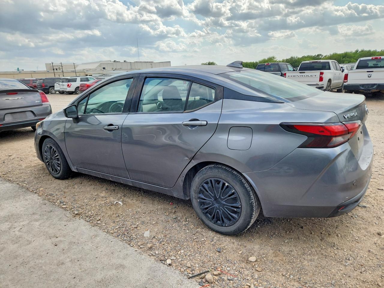 2020 Nissan Versa Sv - Фото 2